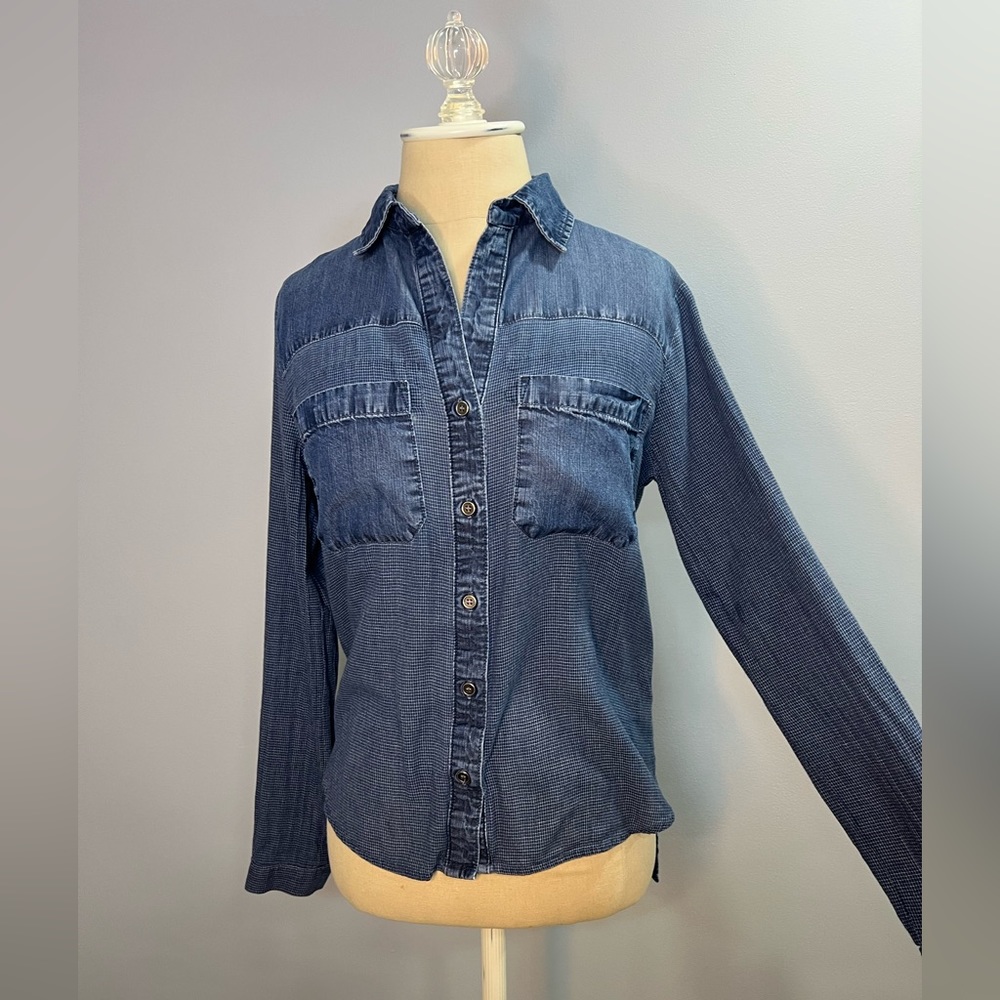 Cloth & Stone Blue Chambray Button Down